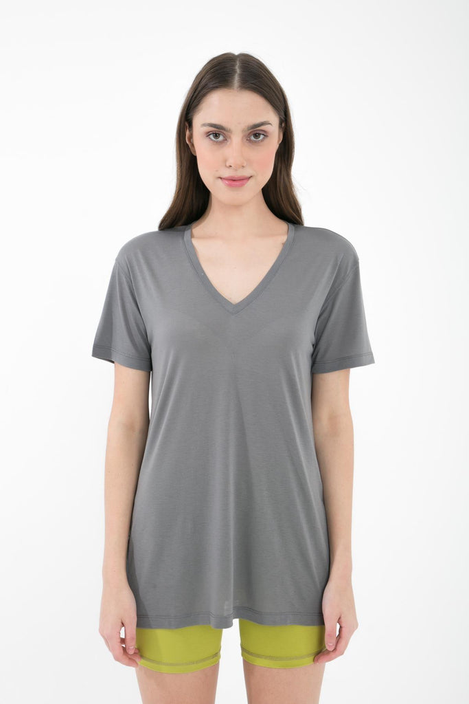 Kısa Kollu T-Shirt, V Yaka Yandan Yırtmaçlı - Boel
