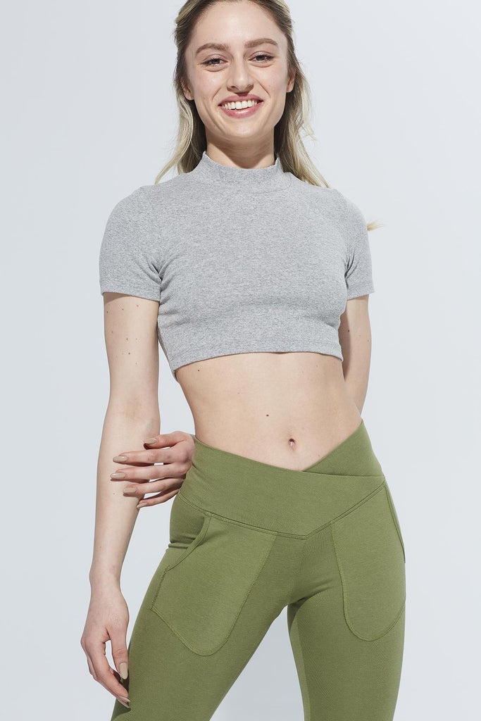 Organik Pamuk Crop T-Shirt, Dik Yaka Ribanalı - Laura